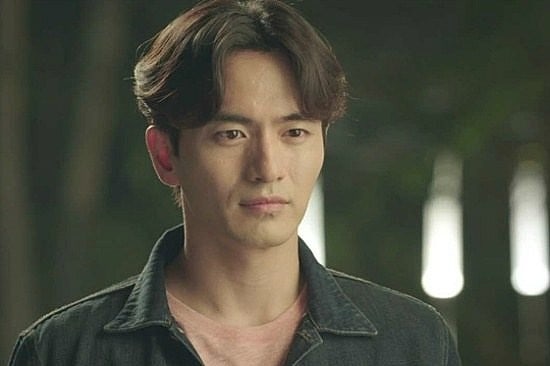 Lee Jin Wook Confirms Casting In First Commercial Movie After Halt In Activities