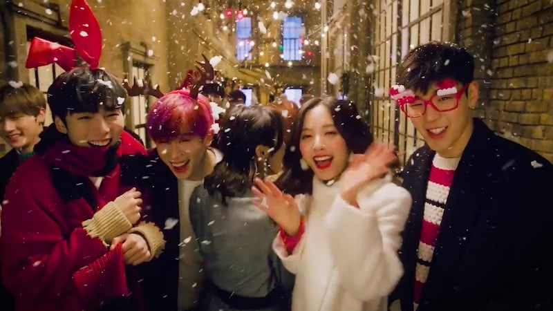 Update: Starship Artists Get Excited For 'Christmas Day' In Starship Planet MV Teaser