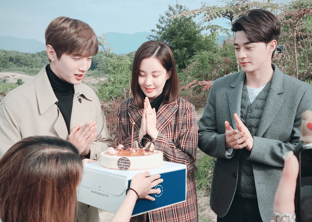 Wallpaper Bad Thief Good Thief (2017) Sub indo