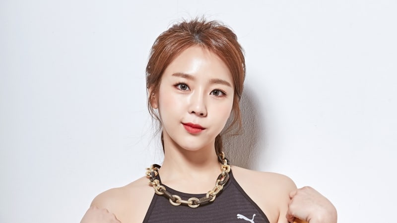 Yewon Receives Ear Surgery, Currently Recovering