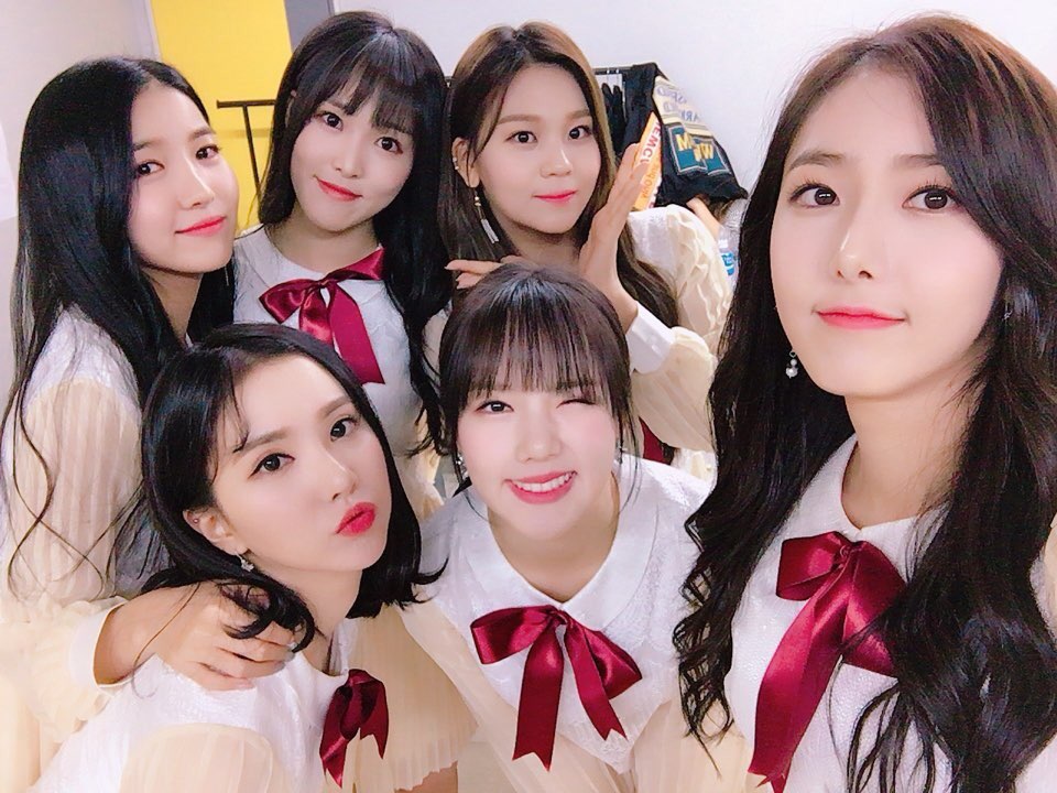 GFRIEND Is Crowned 'Best Korean Act' Of 2017 At MTV EMAs