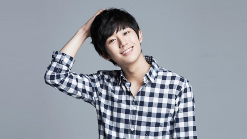 Jung Hae In Talks About 'Prison Playbook' And Being Called A Kim Soo Hyun Lookalike