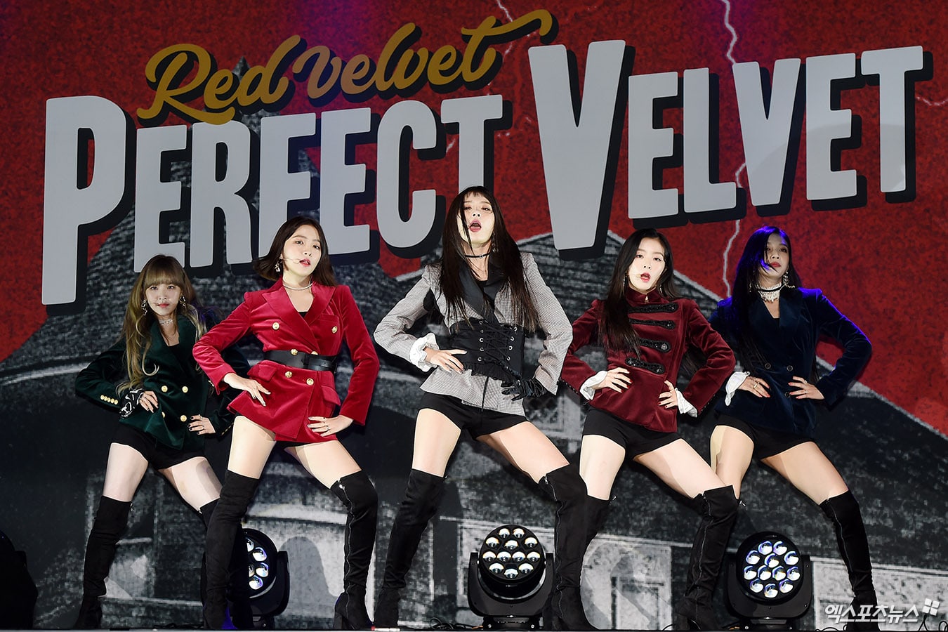 Red Velvet Shows Continued Popularity With Over 100,000 Stock Pre-Orders For 