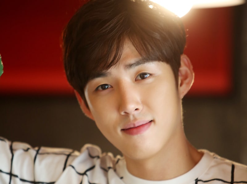 Baek Sung Hyun Announces Enlistment Date