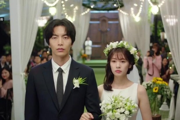 Wallpaper Because This Is My First Life (2017) Sub indo