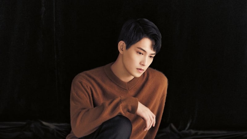 Watch: CNBLUE's Lee Jong Hyun Shares Cover Of EXO's 'Sing For You'
