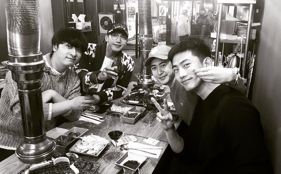 2PM Reunites With Taecyeon And Celebrates The New Year