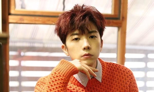 2PM's Wooyoung Has Renewed Contract With JYP Entertainment