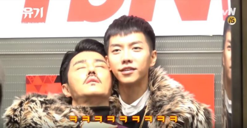 Watch: Lee Seung Gi And Cha Seung Won Brainstorm Creative Ideas For Back Hug In 'Hwayugi'