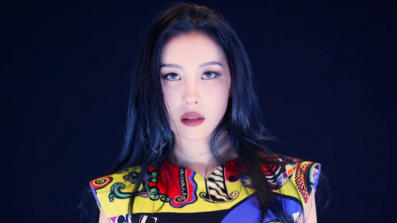 Watch: Sunmi Is The 'Heroine' In MV For Much-Anticipated Comeback