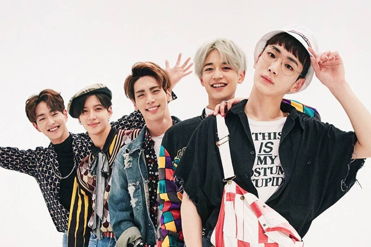 SHINee Keeps Jonghyun Close To Their Hearts As They Return To The 