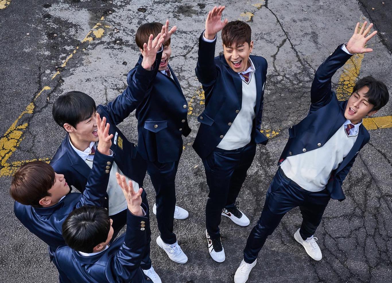Shinhwa In Talks To Launch Variety Show Similar To 'Shinhwa Broadcast' For 20th Anniversary