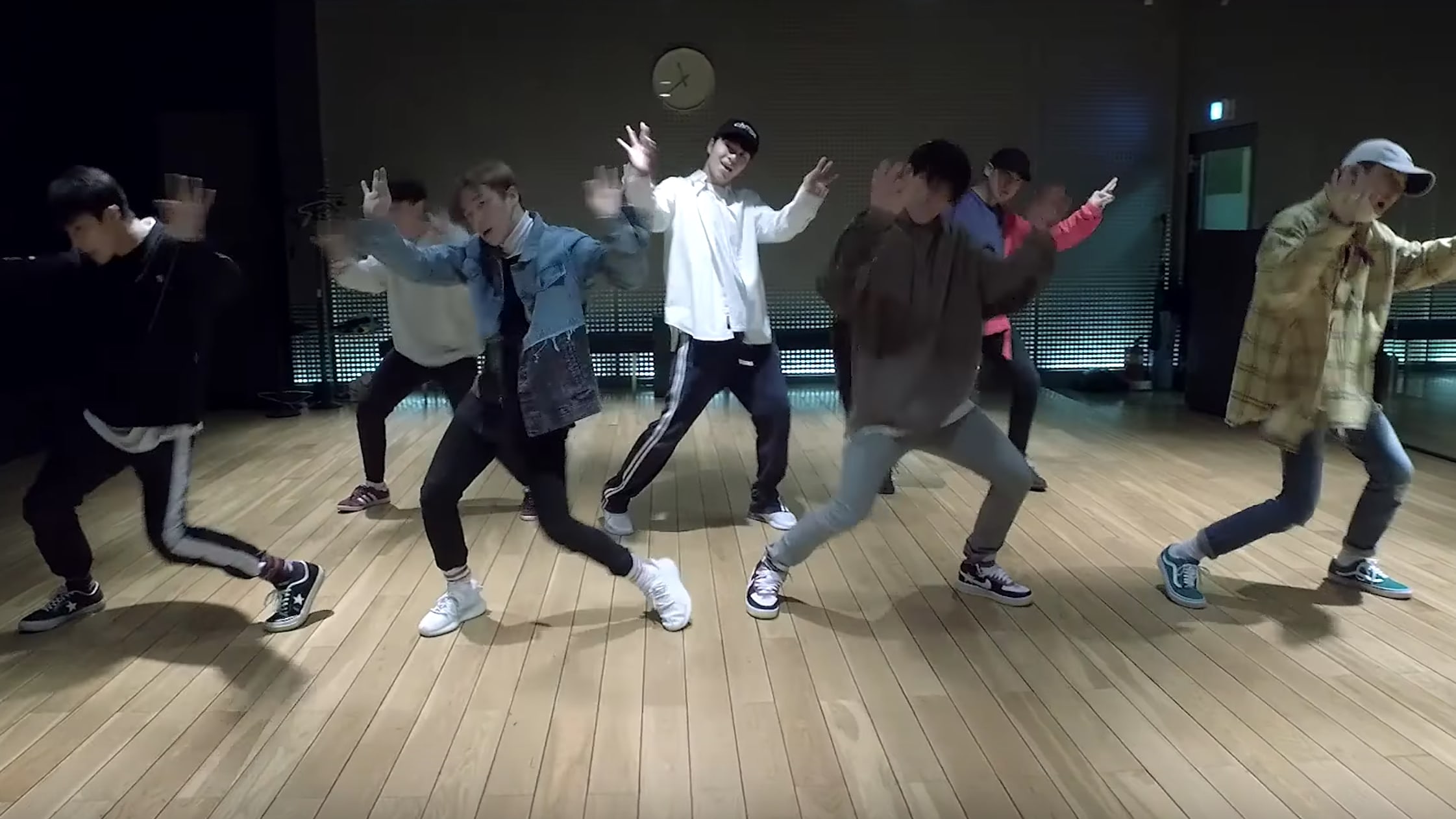 iKON Announces Plans For First Performance Of 'Rubber Band' And Drops Dance Practice Video