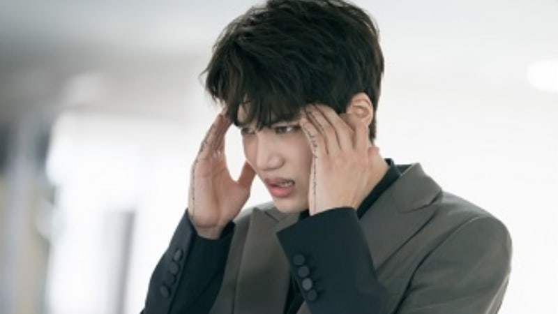 EXO's Kai Enters Panic Mode In Upcoming KBS Drama