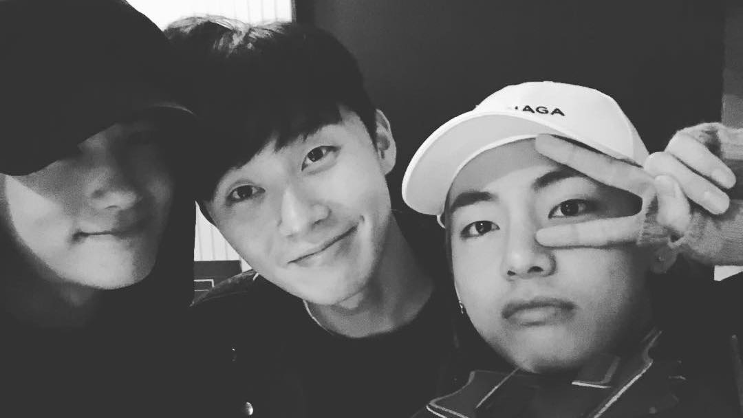 Park Hyung Sik Talks About BTS's V Being The Glue In Their Friendship With Park Seo Joon