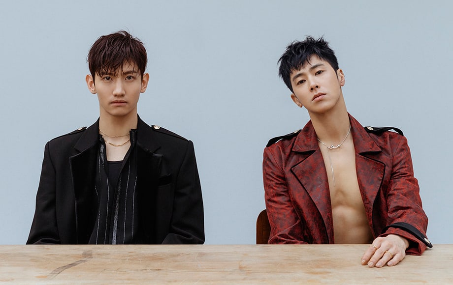 TVXQ Unveils Look At New Official Light Stick Ahead Of Concert