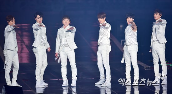 Shinhwa Talks About Reaching Their 20th Anniversary And How Their Fans Are Like Family