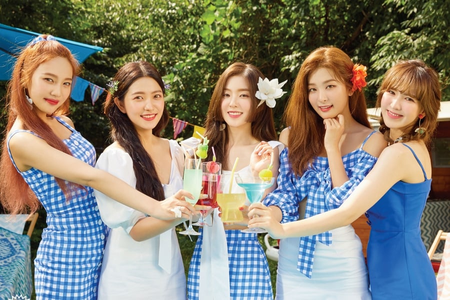 Red Velvet untuk album Summer Magic.