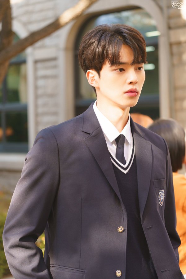 Song Kang Looks Dashing In Love Alarm Behind The Scenes Photos Soompi Song Kang Looks Dashing In Love Alarm Behind The Scenes Photos Soompi
