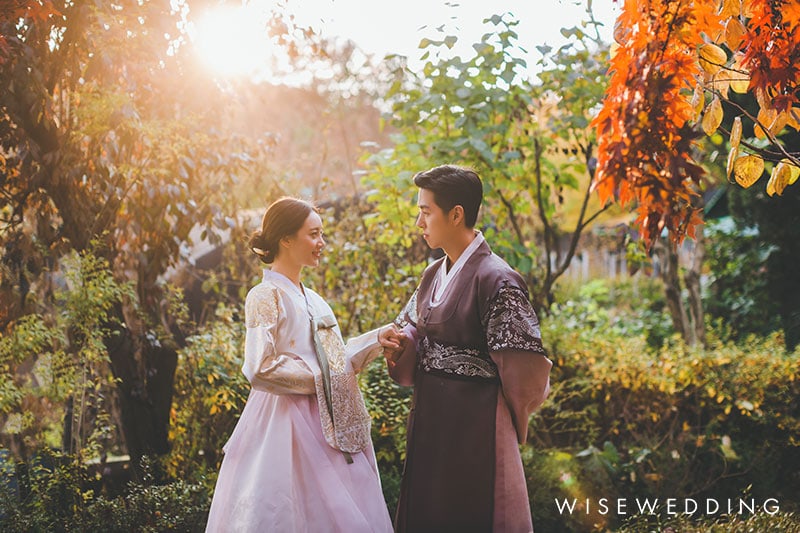 Potret Baek Sung Hyun dan sang istri dalam balutan baju tradisional Korea, hanbok