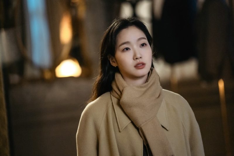 Time Seems To Stop As Kim Go Eun And Lee Min Ho Share ...