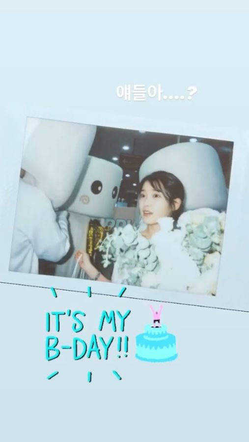 IU mengunggah banyak foto di IG Stories untuk menandakan hari ulang tahunnya.