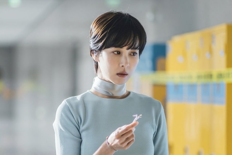 Jo Yeo Jeong Hunts Down Culprit Who Trapped Her Son In 'High Class'
