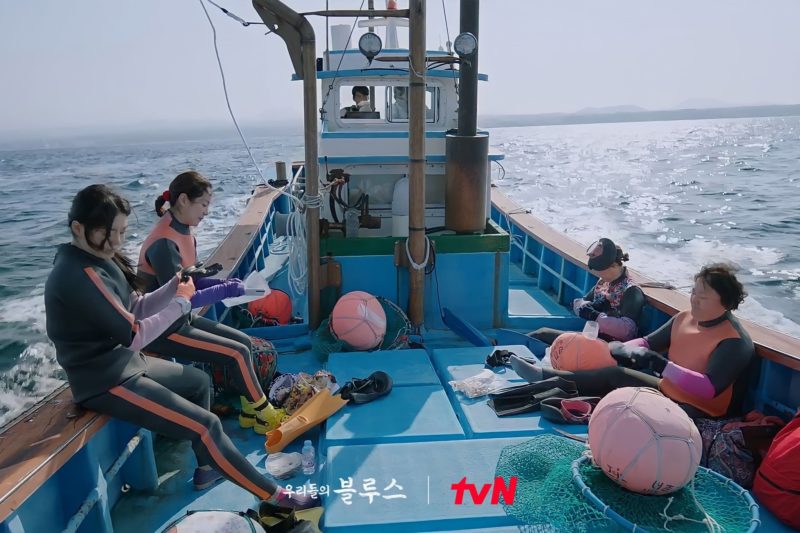 “Our Blues” Offers Sneak Peek Of Lee Byung Hun, Kim Woo Bin, Han Ji Min