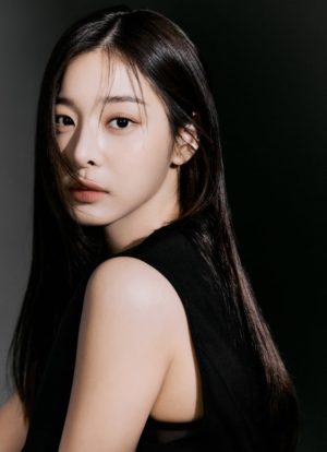 Seol In Ah Looks Mesmerizing In Profile Photos From New Agency | Soompi