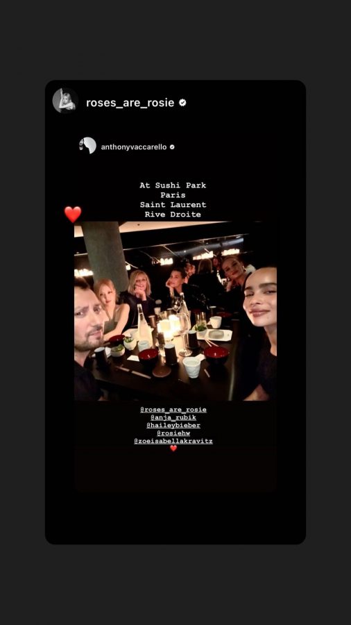 Rosé de BLACKPINK cena con Hailey Bieber, Rosie Huntington-Whiteley