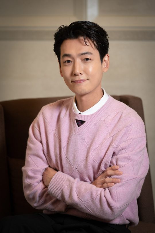 Jung Kyung Ho Dishes On His Relationship With Girls’ Generation’s