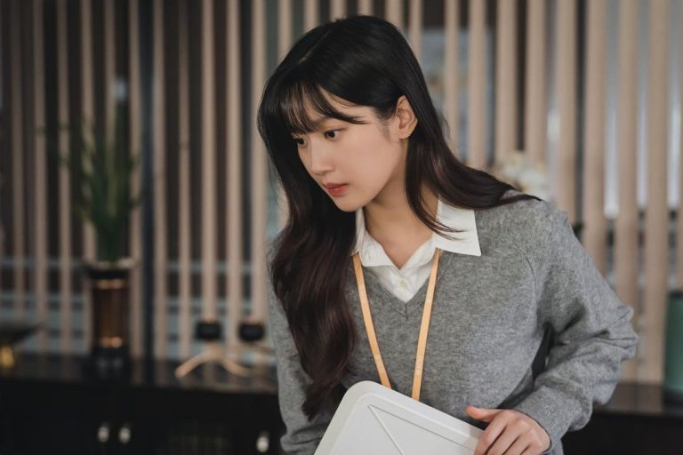 Yoo Yeon Seok Is In A Tight Spot During An Unsolicited Meeting With ...