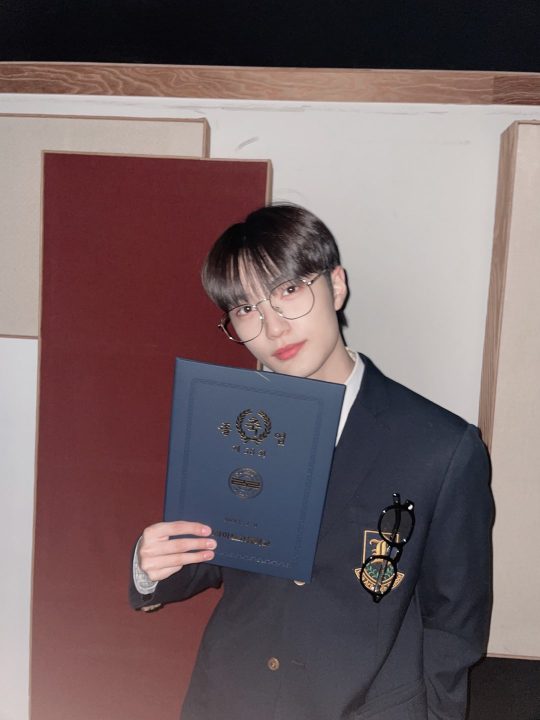 Stars Celebrate Their Middle School And High School Graduations Soompi