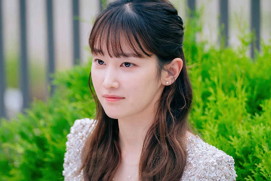 Jeon Jong Seo Dishes On Her Character's Charms And Style In New Drama