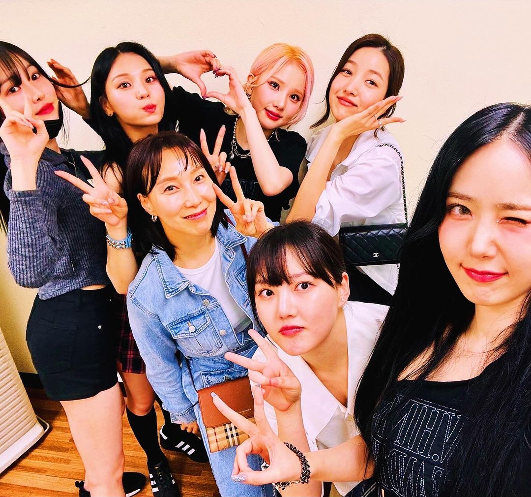 GFRIEND Members Reunite At VIVIZ s Concert Soompi