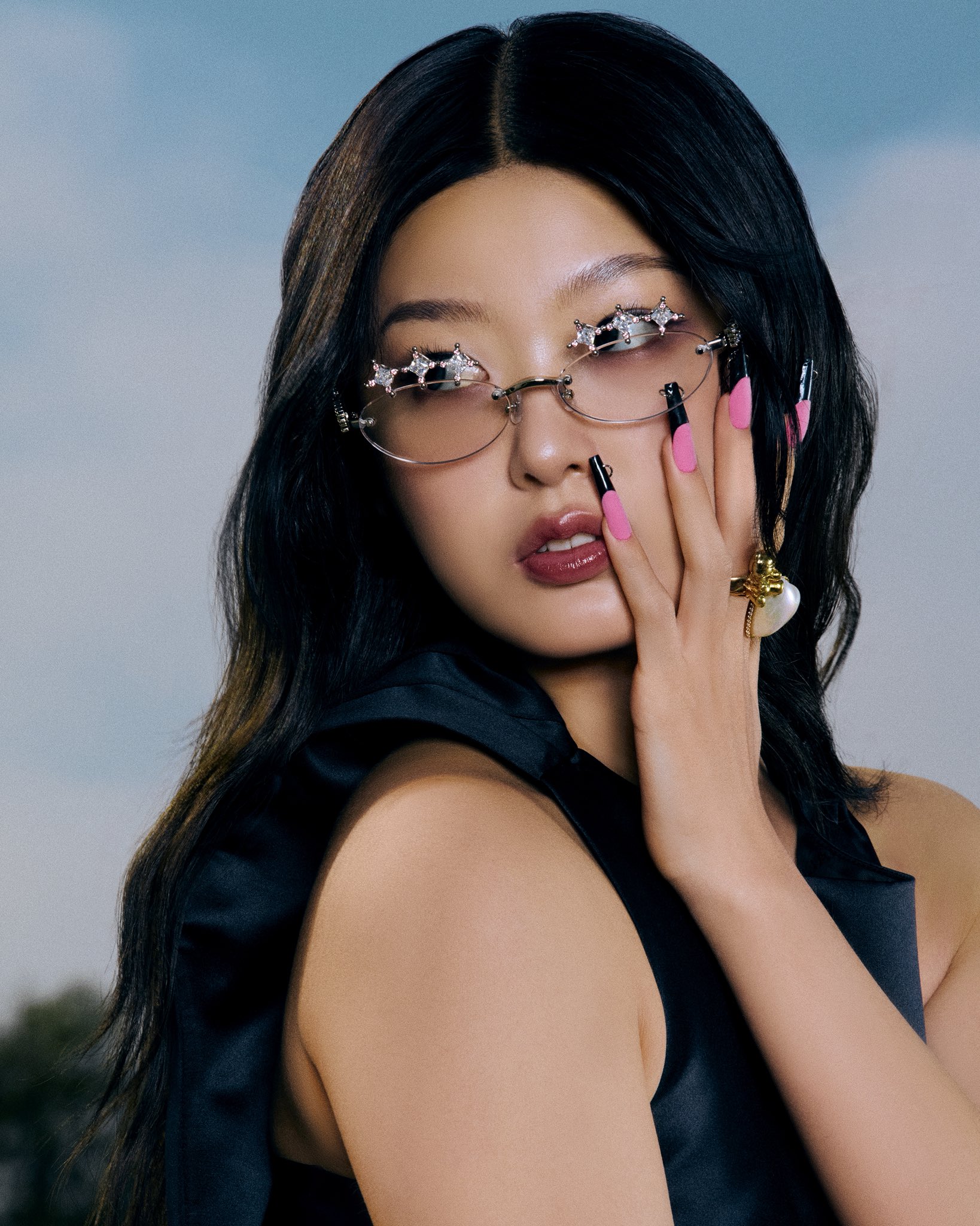 Watch KATSEYE Sings Of A Gameboy In Retro Style Comeback MV Soompi Watch KATSEYE Sings Of A Gameboy In Retro Style Comeback MV Soompi