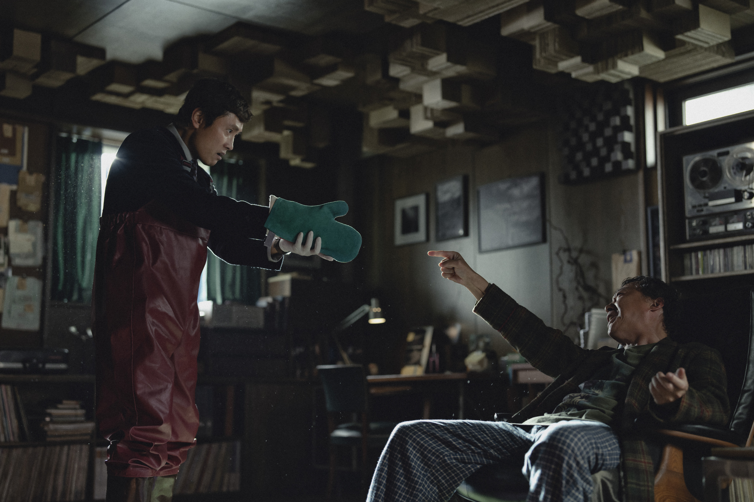 Adegan dari film No Other Choice