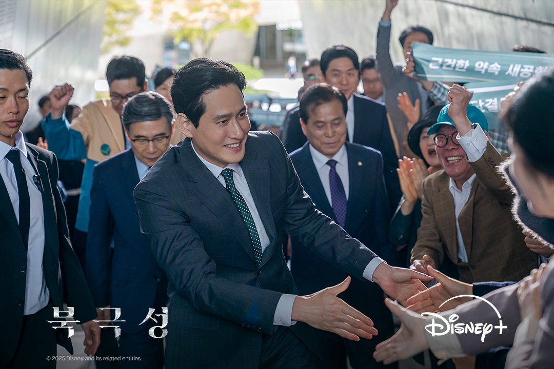 Jang Jun Ik, diperankan oleh Park Hae Joon, dalam drama Tempest