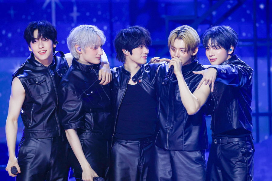 All 5 TXT Members Renew Contracts With BIGHIT MUSIC