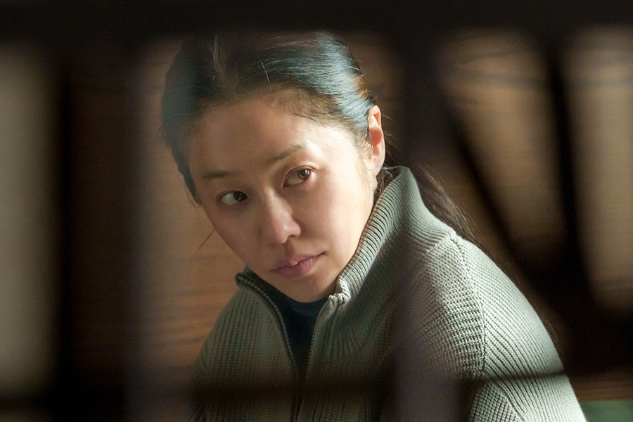 Go Hyun Jung Breaks Down Her Role And Transformation For “Queen Mantis”