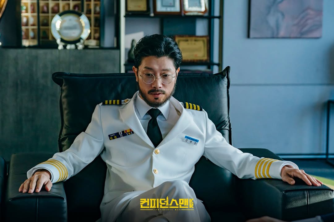 Park Hee Soon Is A Master Of Disguise With Dramatic Shifts In Persona In “Confidence Queen”