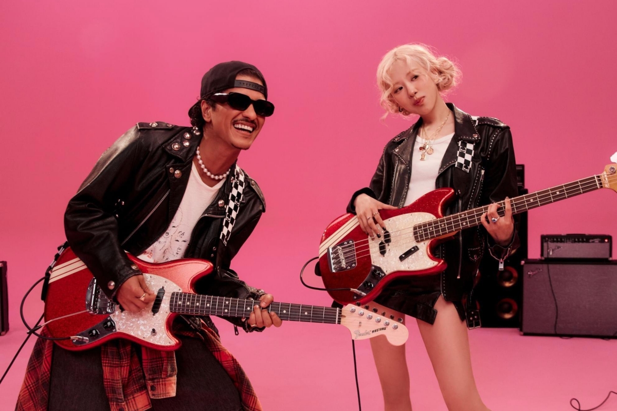 Rosé And Bruno Mars’ “APT.” Becomes Fastest MV Led By Female Artist To Hit 2 Billion Views