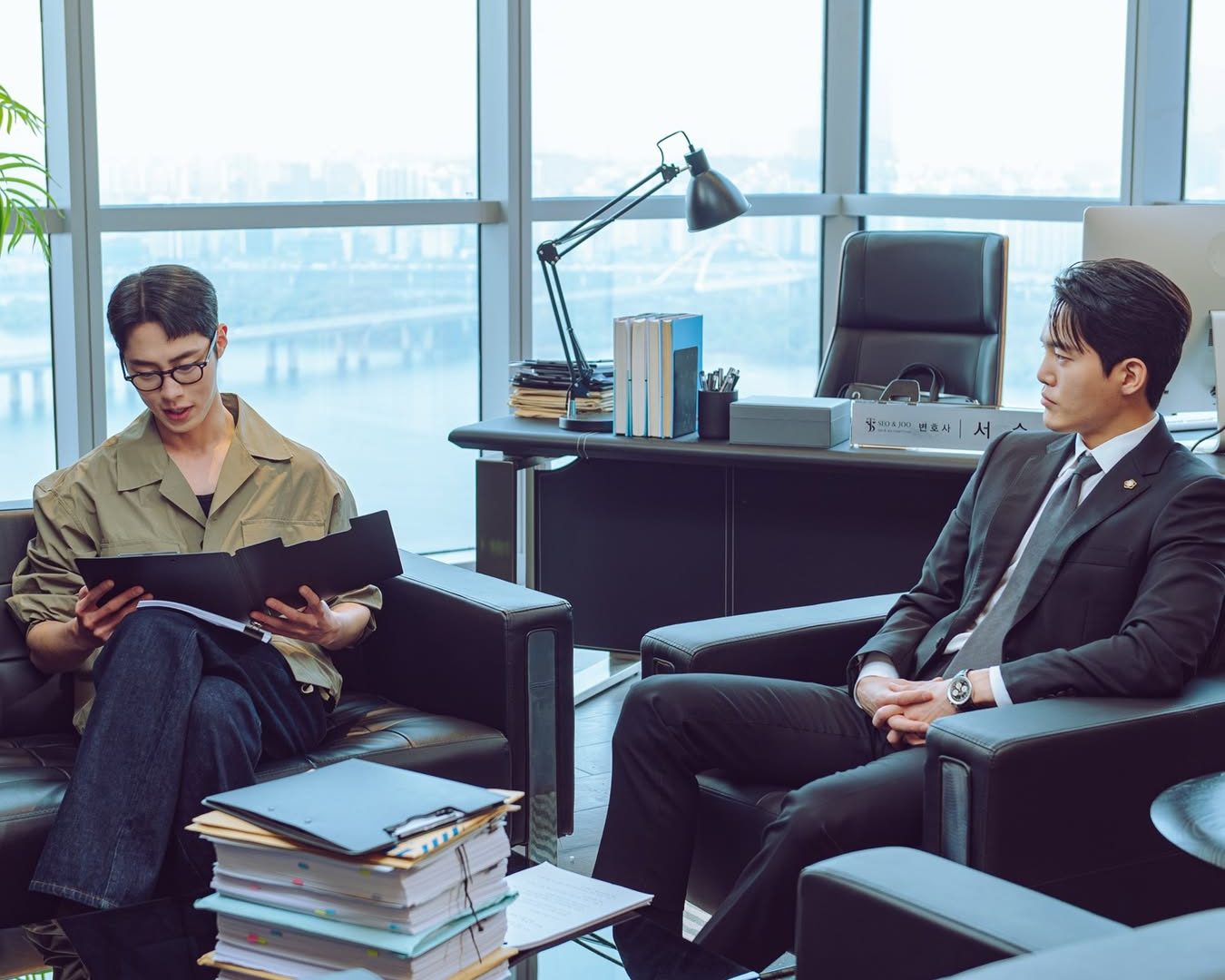 Lee Jae Wook And Kim Gun Woo Meet As Client And Lawyer In New Drama “Last Summer”