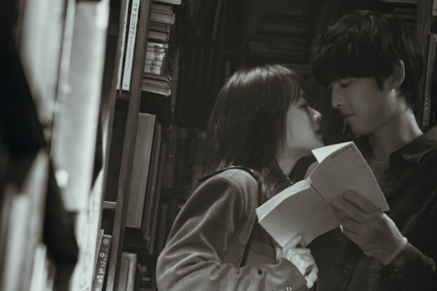Chun Woo Hee Leans In To Kiss Song Joong Ki During Bookstore Date In “My Youth”