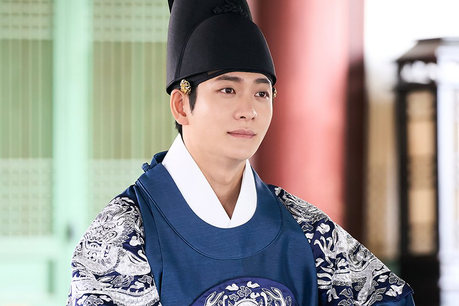 Kang Tae Oh Is A Crown Prince With An Unpredictable Personality In Upcoming Drama “Moon River”