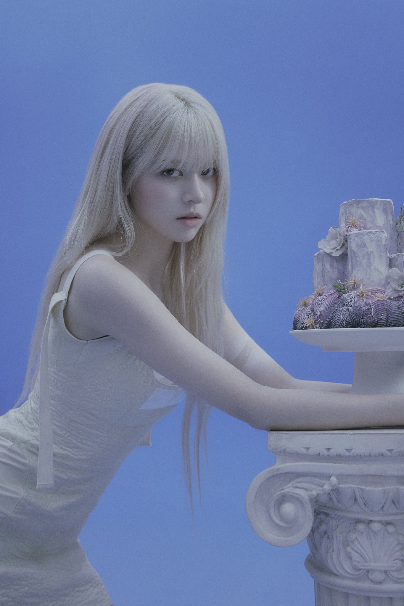 thumbnail image 2 of NMIXX 1ST FULL ALBUM [BLUE VALENTINE/STANDARD VER 2 of 14