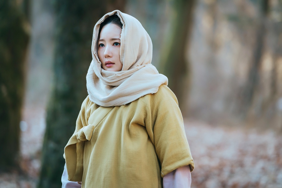 Park Min Young, Park Hee Soon, And Joo Jong Hyuk Parody “The Slave Hunters” In “Confidence Queen”