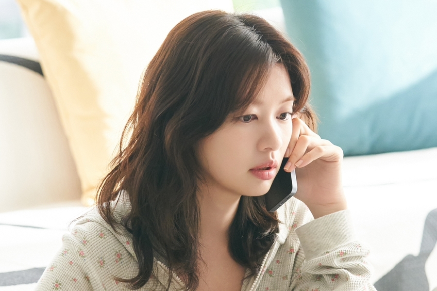 Jung So Min Talks About Her Role Preparation And Bond With Choi Woo Shik And Seo Bum June In “Would You Marry Me”