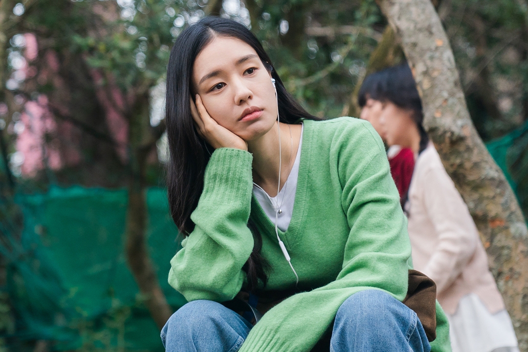 Ahn Eun Jin Is A Ray Of Sunshine Who Steals Jang Ki Yong’s Heart In “Dynamite Kiss”