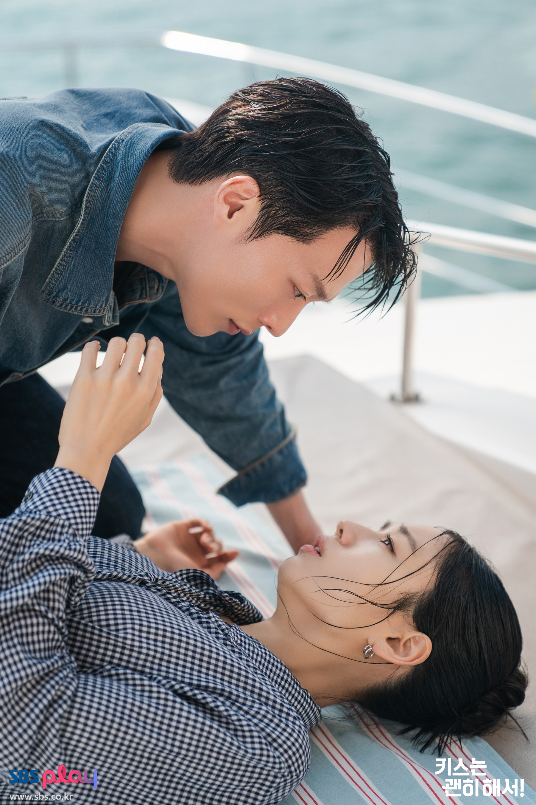 Jang Ki Yong And Ahn Eun Jin’s Chemistry Deepens In A Drenched Boat Scene In “Dynamite Kiss”